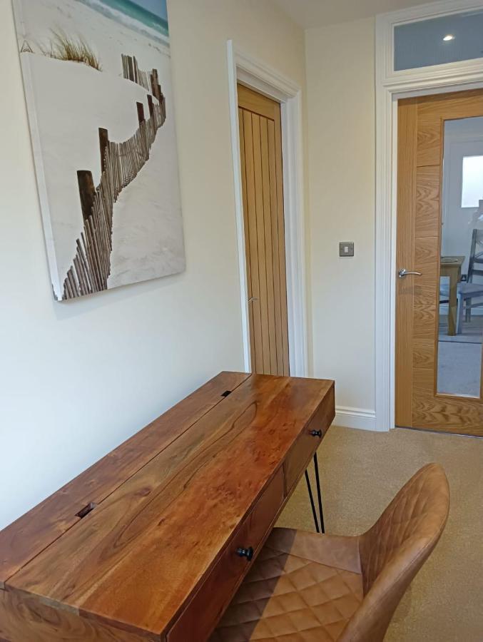 Barchester House Apartments Delux Солсбъри Екстериор снимка